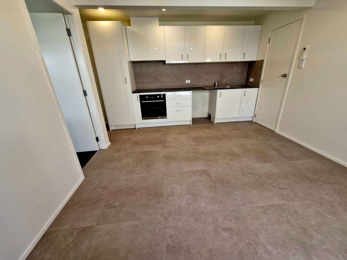 Sun-Drenched Coastal Haven: Newly Renovated St... 3