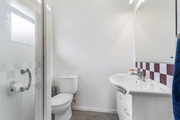 300 Glenbrook Beach Road Glenbrook_20