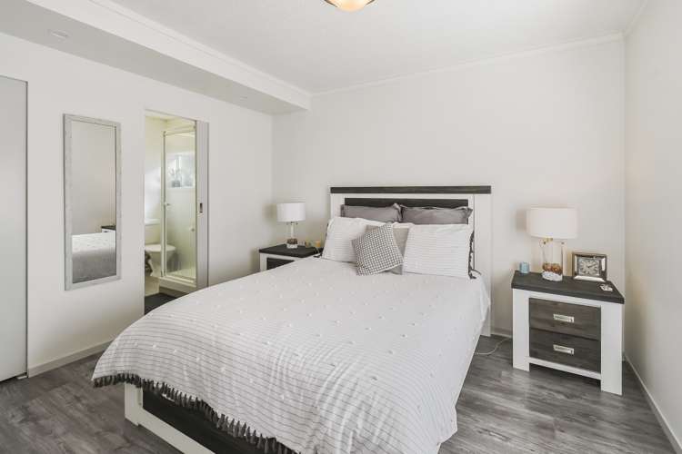 102 Lawrence Crescent Hillpark_16