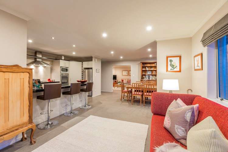 7 Kenley Heights Flat Bush_15