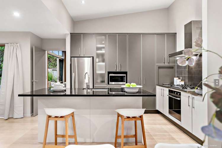 8 Chard Place Flat Bush_21