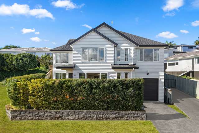 Builder’s Family Home – As Good As New