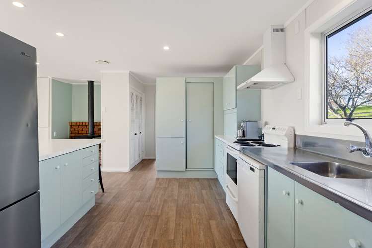 80 Robinson Road Rotoorangi_14
