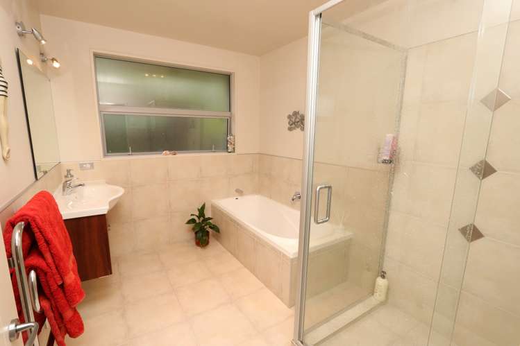 67 Farm Road Allenton_15