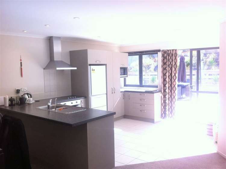 68 Attwood Road Paremoremo_4