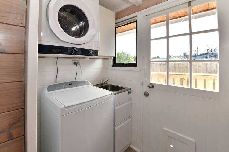 1389 Whangaparaoa Road Army Bay_14