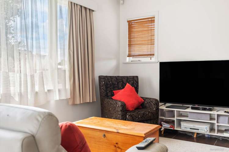 10 Barbary Avenue Kelston_7