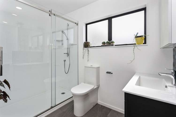 2/107 Seabrook Avenue New Lynn_14