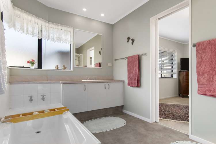 15a Laburnum Glen Mount Maunganui_9