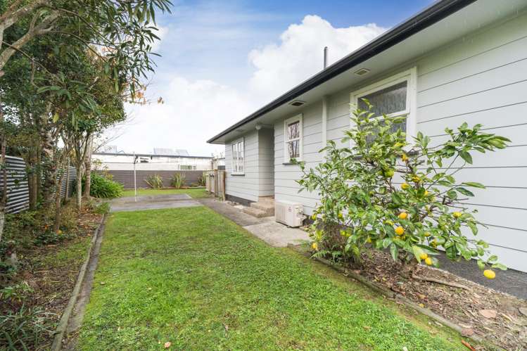15B Wikiriwhi Crescent Awapuni_12