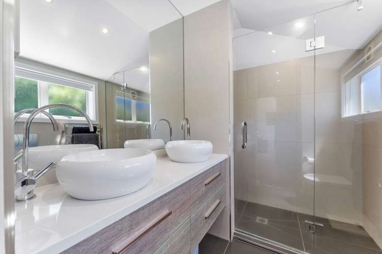 2/20 Gulf View Road Murrays Bay_11