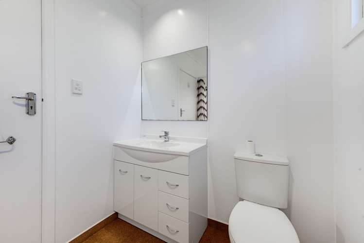 71 Ngamotu Road Spotswood_17