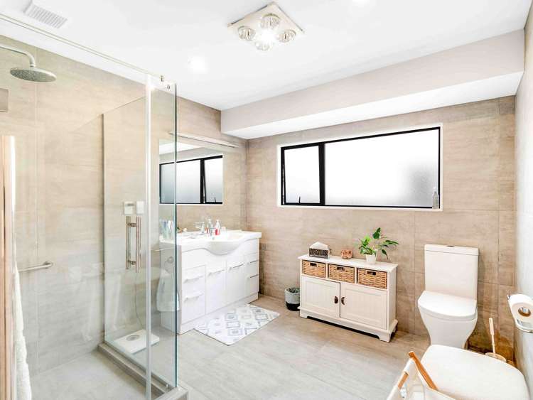 32 Connemara Court West Harbour_11