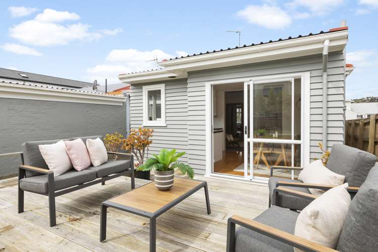 75 Kauri Street Miramar_12