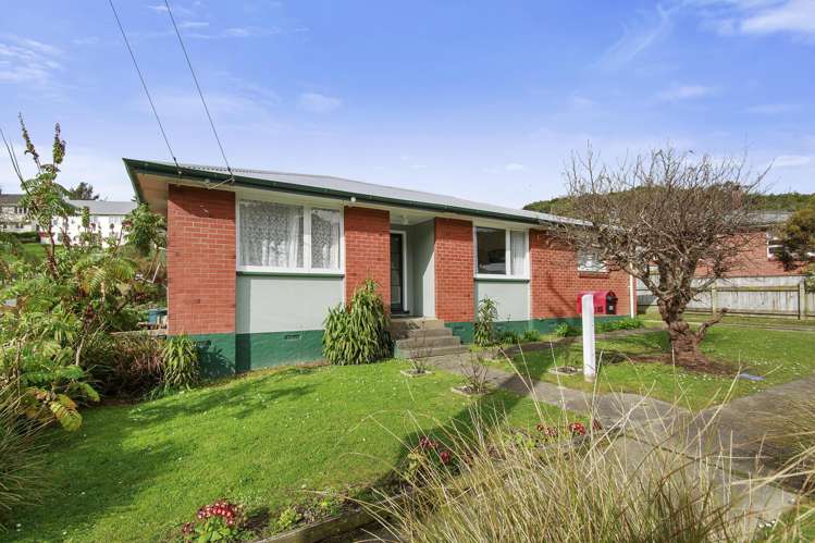 188 Sievers Grove Porirua East_19