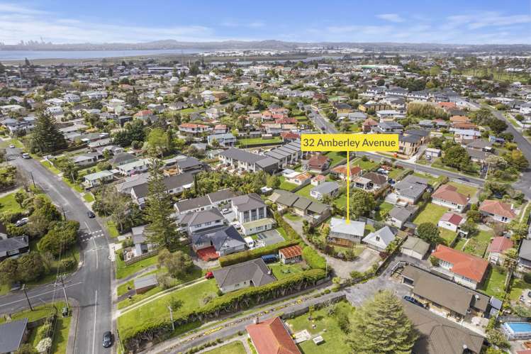32 Amberley Avenue Te Atatu South_23
