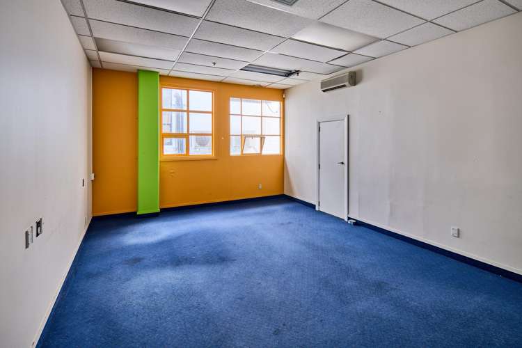 129-131 High Street Hutt Central_23