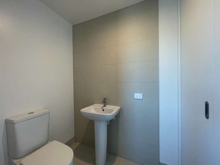 205/6 Waikumete Road Glen Eden_8