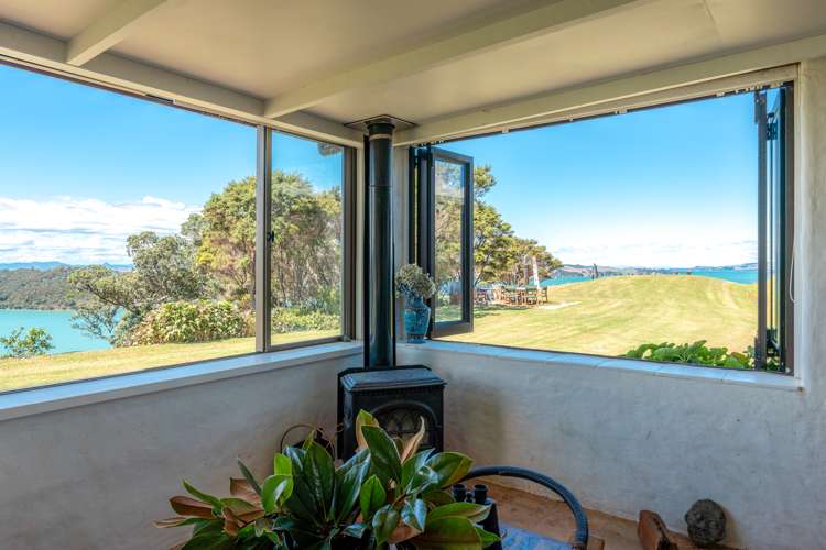 402 Orapiu Road Waiheke Island_13