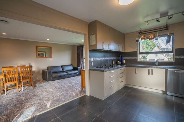 82 Lochiel Bridge Road Winton Surrounds_4