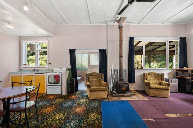 27 Tongaporutu Road Ohura_8