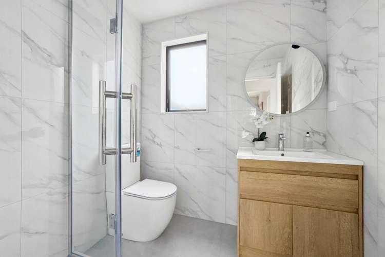 4 & 5/21 Erima Avenue Pt England_20