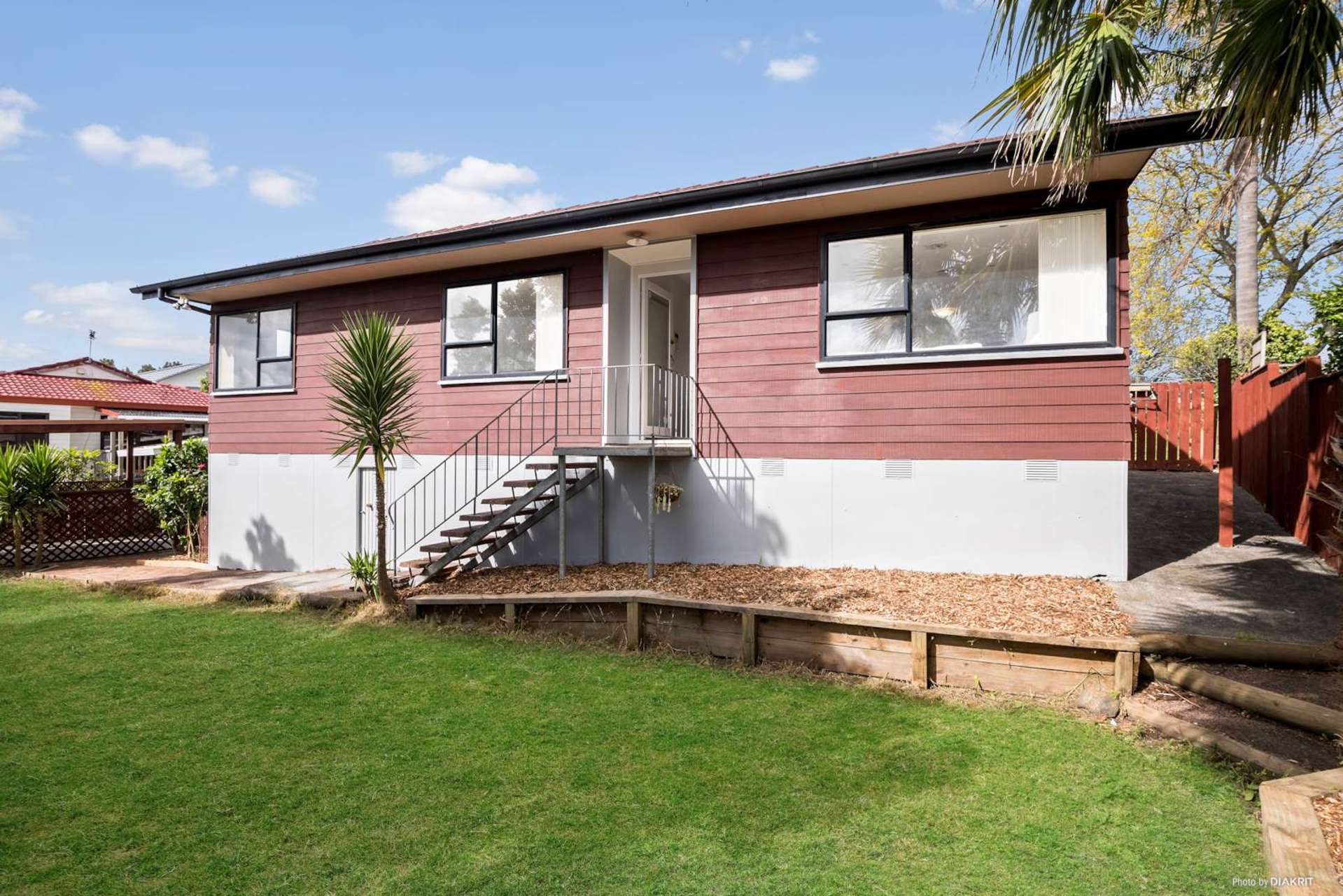 2/4 Halleys Place Mount Roskill_0