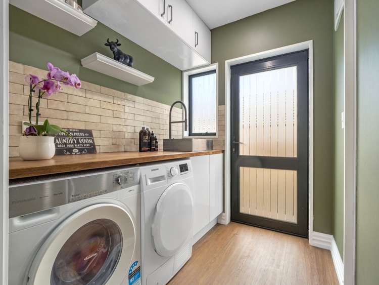 76 Moffat Drive Lincoln_17