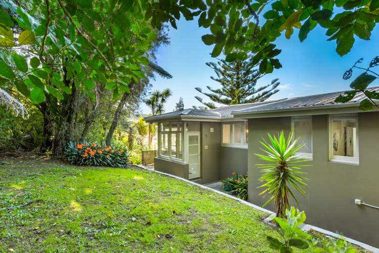 1 Huia Road Titirangi_18