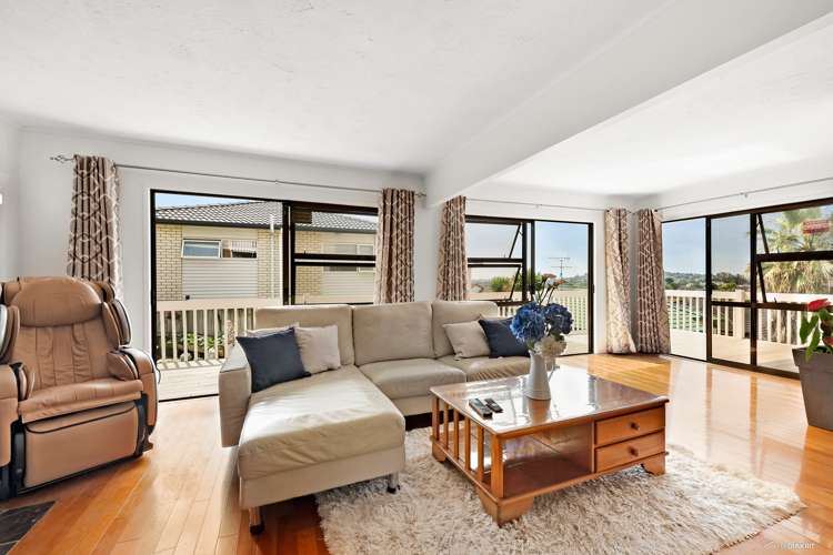 79 Bradbury Road Botany Downs_2