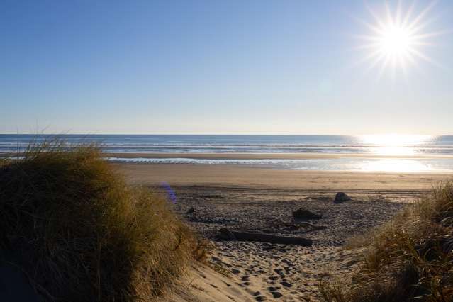 2 Ocean Beach Street Foxton Beach_1