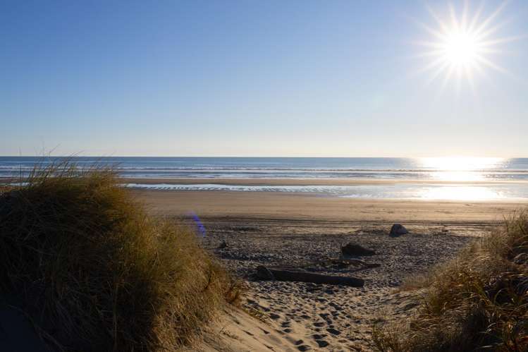 2 Ocean Beach Street Foxton Beach_1