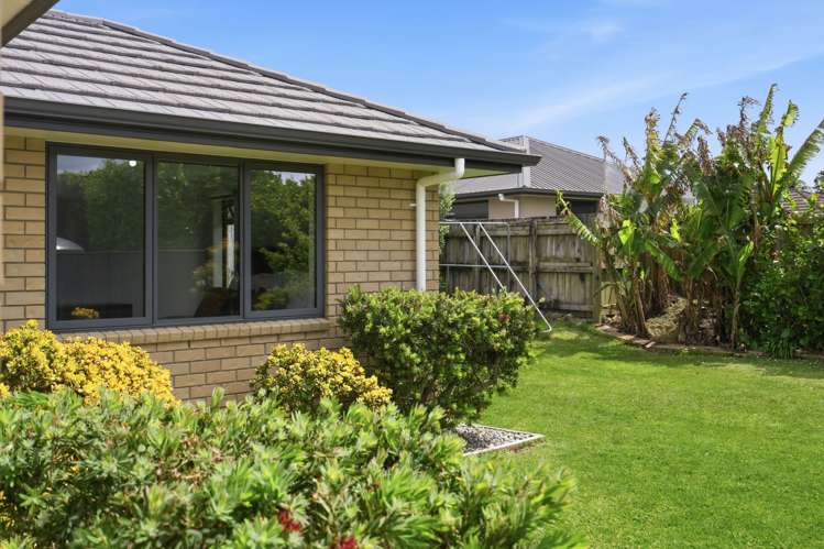 3 Michel Colombon Close Maunu_21