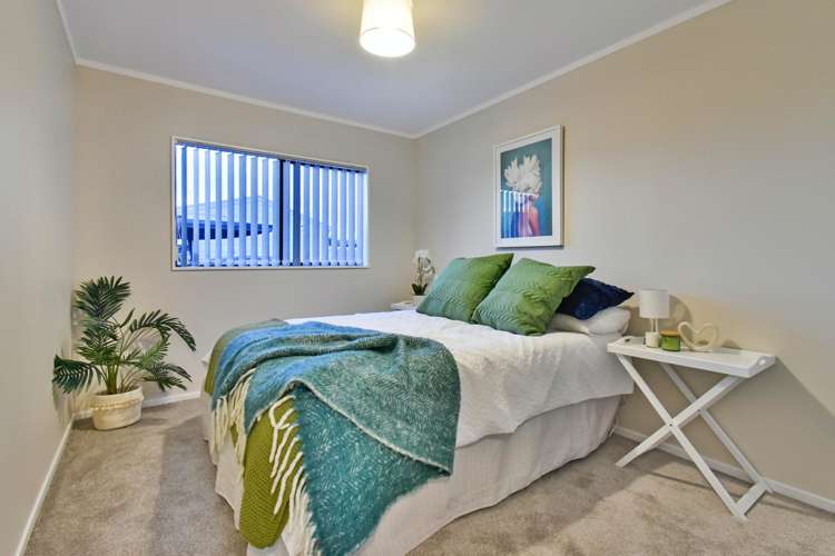 2/6 Hatherley Place Clendon Park_9