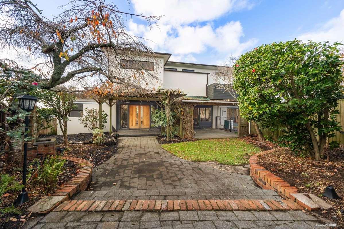 1 Thornhill Place_0