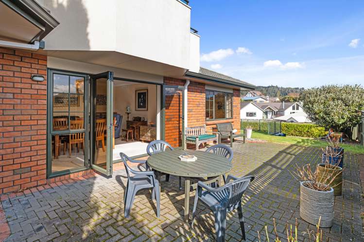 99 Basley Road Owhata_11