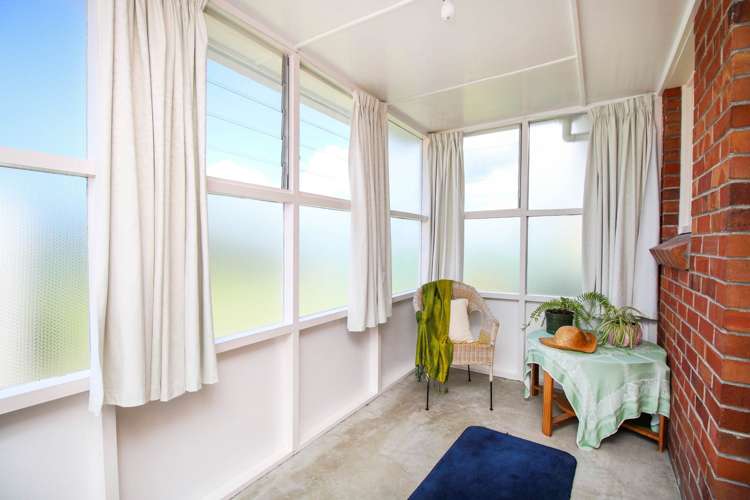 8 Mervan Street Mangere East_9