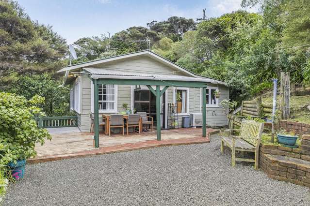 35-37 Airlie Road Plimmerton_1