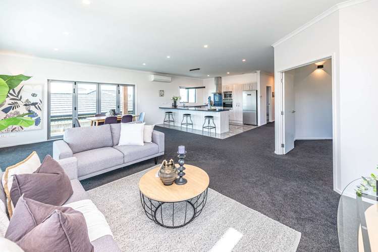 14 Magnolia Crescent Tawhero_1