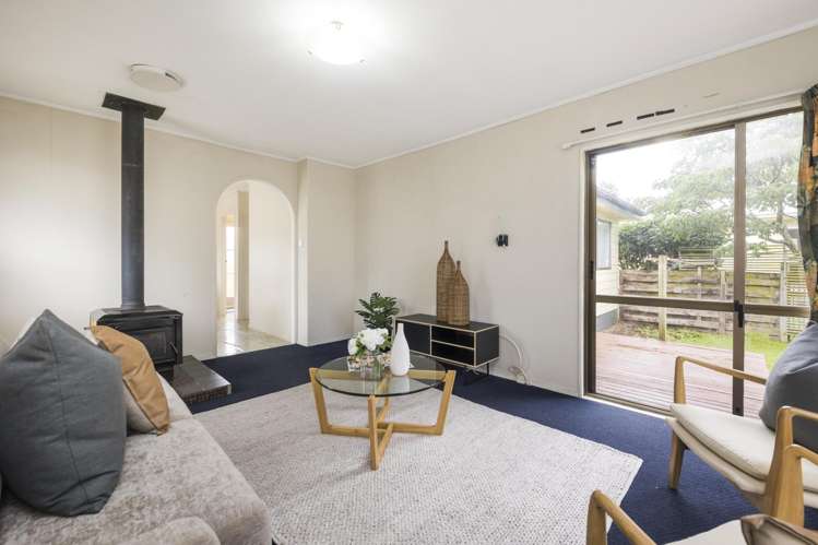 12 Escort Grove Awapuni_4