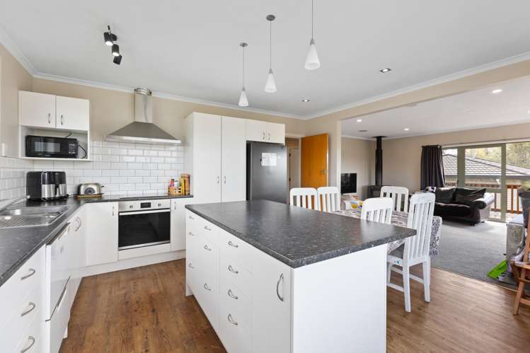 16 La Salle Drive Westown_7