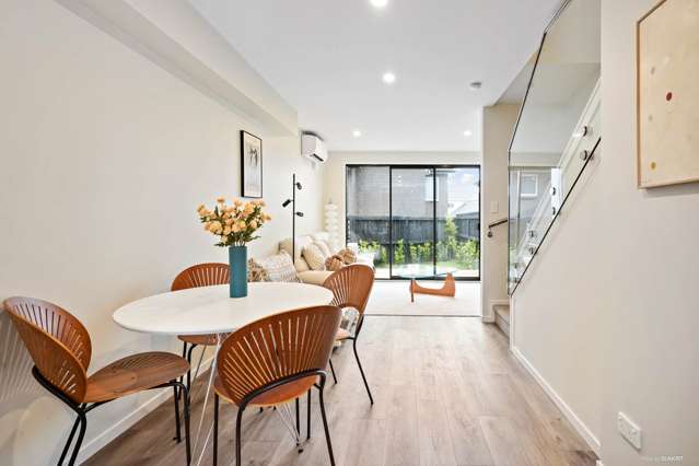 2/11 Scanlen Terrace Kelston_3