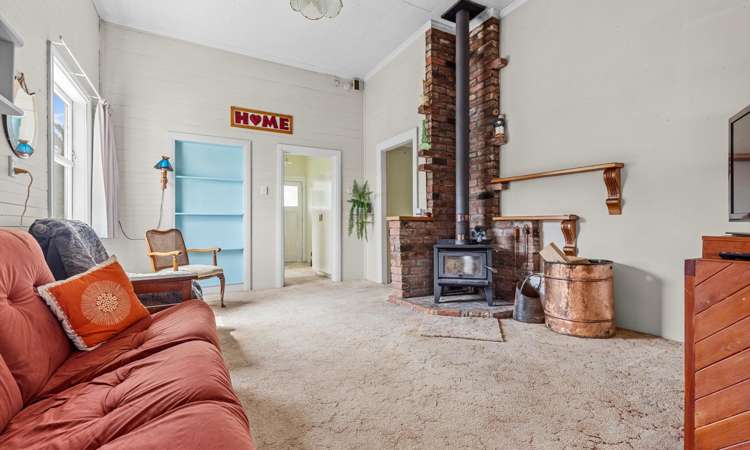 10 North Street Mokau_7