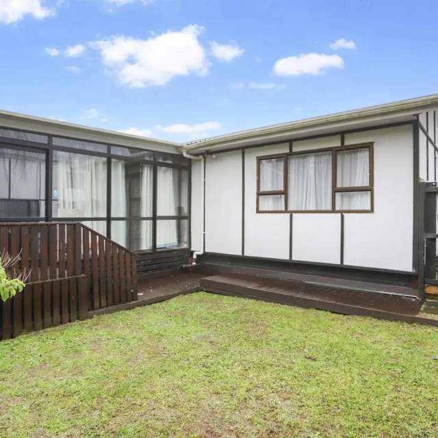 Spacious 5 Bedrooms Family Home in the Heart of Mangere East