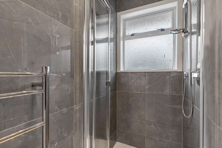 176 Edmonton Road Te Atatu South_12