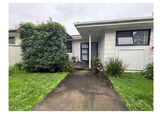 Live the Good Life in Popular Ellerslie