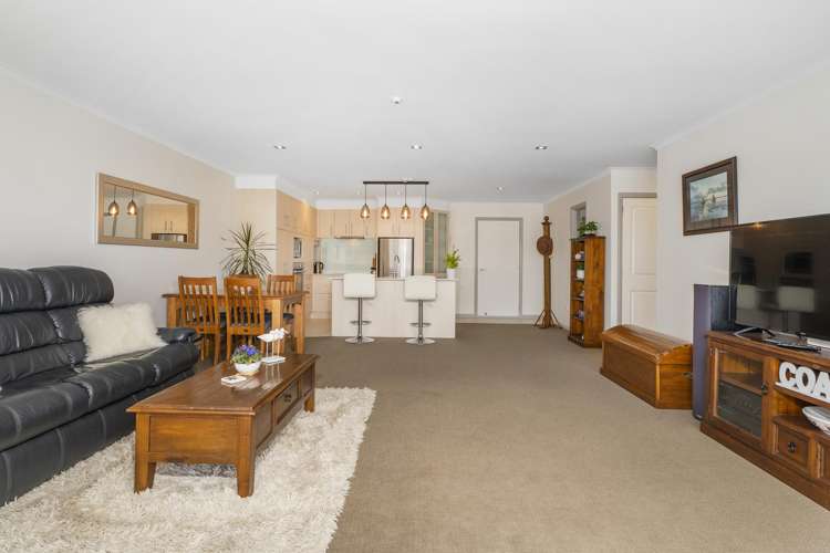 Unit 11 Crowsnest Apts, 18 Mill Road Whitianga_3