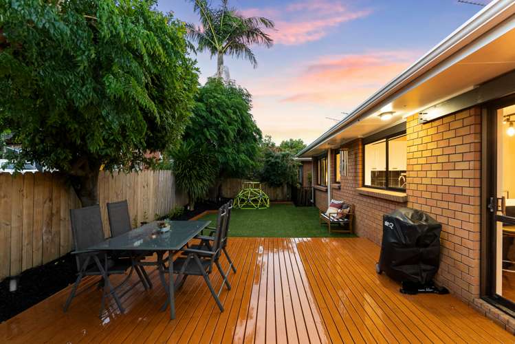 2/98 Gosford Drive Botany Downs_14