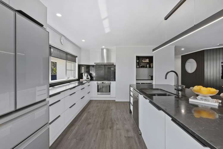 3 May Grove Lane Tamaterau_3