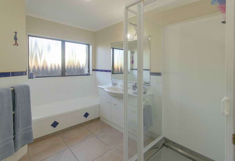 18 Bishops Close Greenmeadows_21